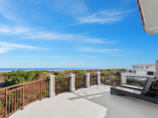 Oceanfront vs. Bayfront: Which Avalon or Stone Harbor Rental Fits Your Trip?